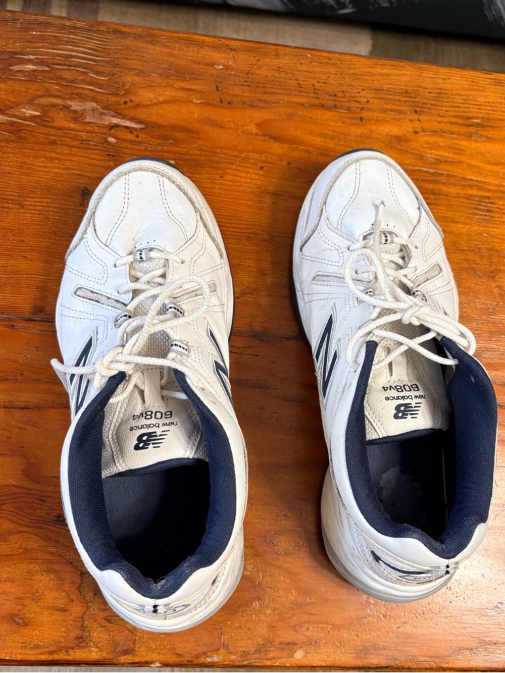 New Balance 608v4 Men’s White and Navy Lace-Up Athletic Sneakers size 10 (US)